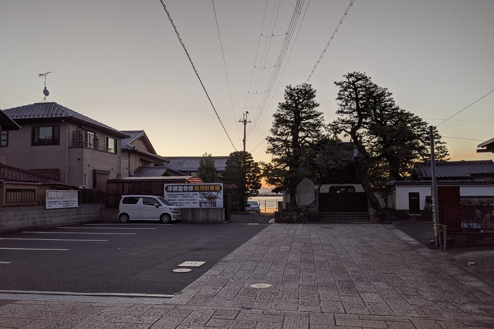 浮御堂駐車場