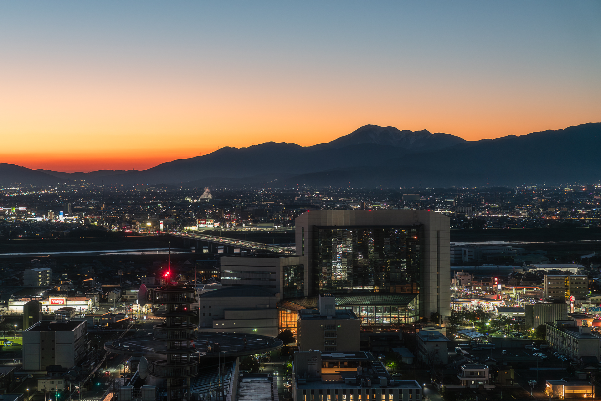 岐阜県庁舎20階展望ロビー