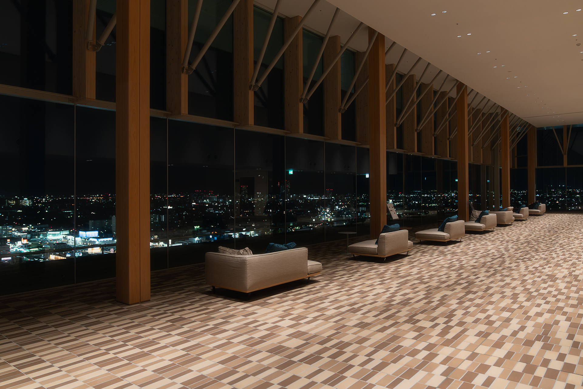 岐阜県庁舎20階展望ロビー