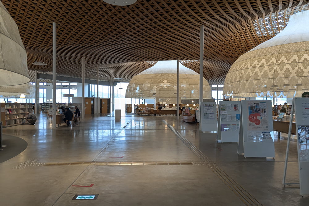 ぎふメディアコスモス(岐阜市立中央図書館)