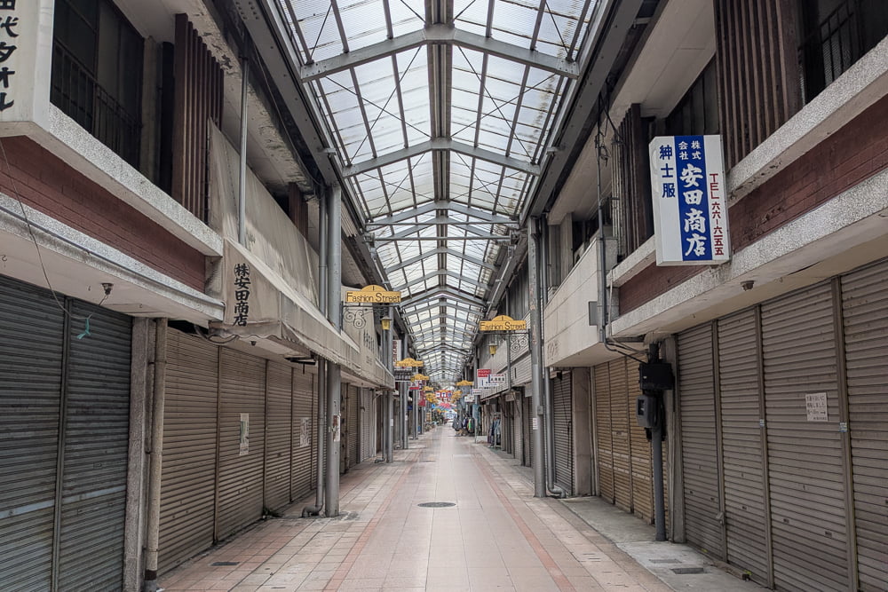 繊維問屋街のウォールアート撮影スポット